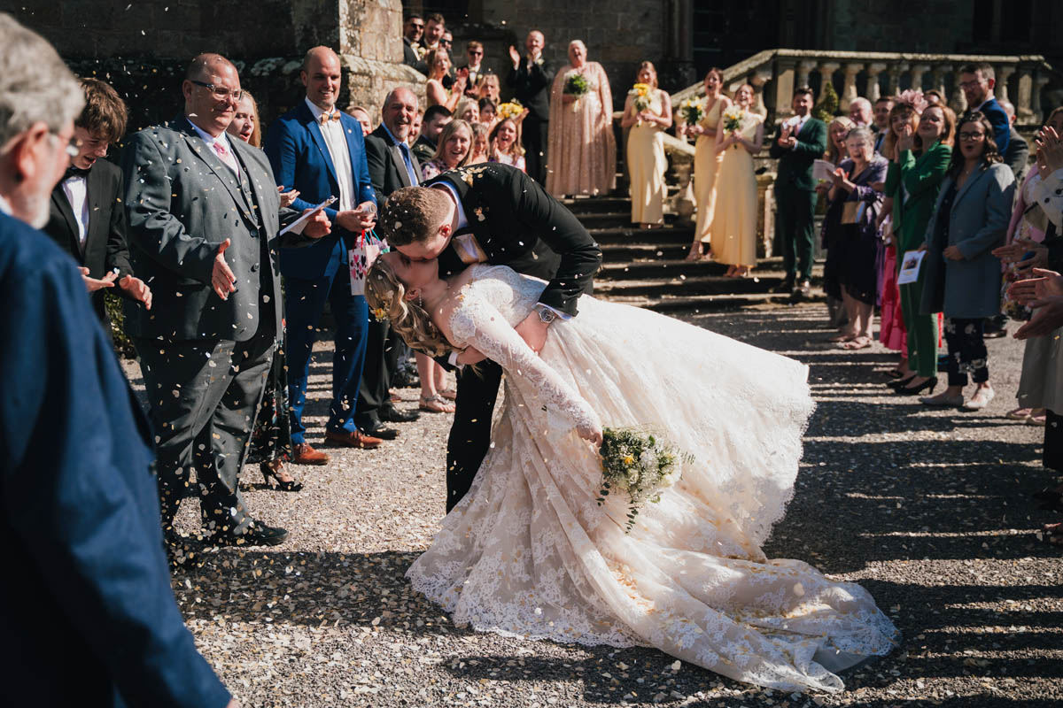 dip kiss confetti shot